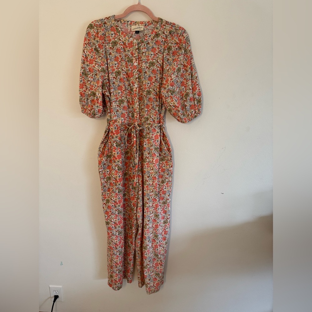 Universal Thread jumper. Peach floral, Puff Sleeves, ankle length, size M